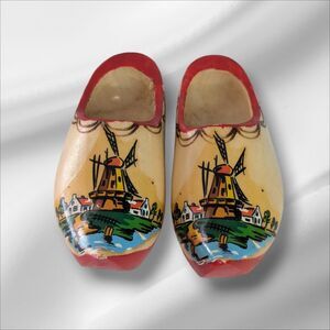 Decorative Dutch Holland Wooden 4.5 Inch Shoes With A Windmill Design